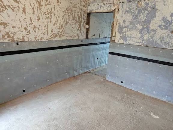 Iso-Therm on solid brick wall